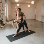 Nggak_Ada_Alasan_Sibuk_Ini_7_Cara_Menyisipkan_Yoga_di_Tengah_Jadwal_yang_Padat_a58cf980eb